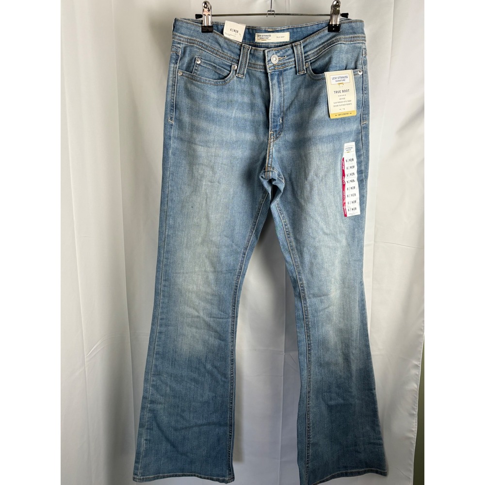 Signature by Levi Strauss Gold Label True Boot Jeans Light Wash Women‎ 6 W28 NEW